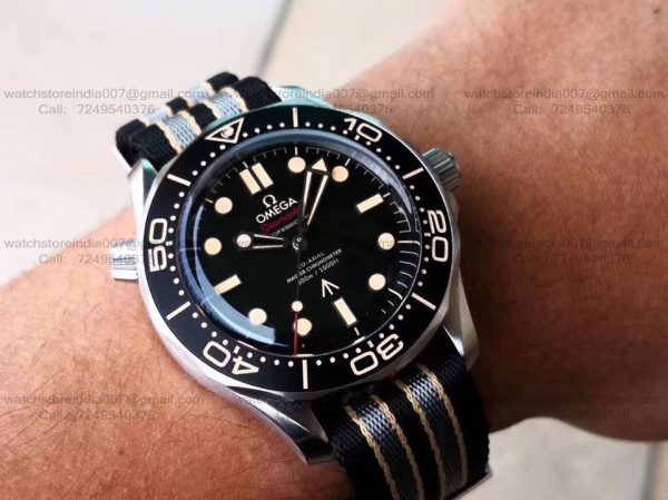 Omega Seamaster Diver James Bond 007 'No Time To Die' Nato Strap